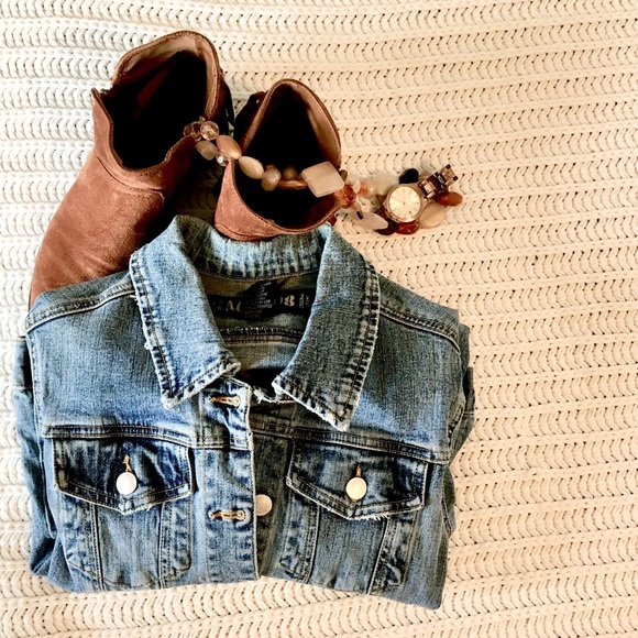 *SOLD* Vintage Jean Jacket - Picture 2 of 10